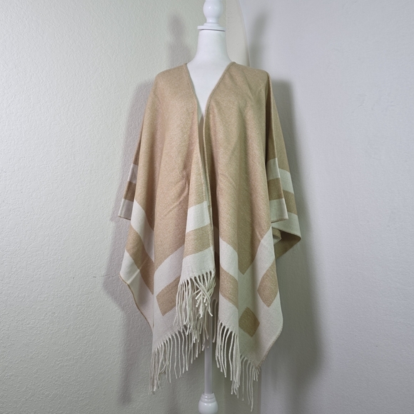 Walter Baker Veruschka Poncho Camel Ivory Fringe Wrap O/S - Picture 1 of 7